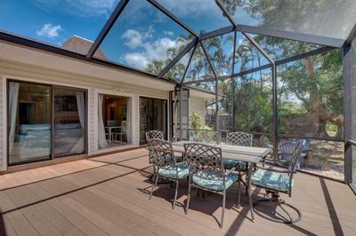 A Private Oasis Complex in Naples