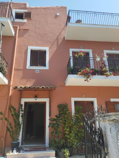 Fotios Roof apartment