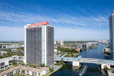 Water View Building With Pool - 5-Min Walk To The Beach