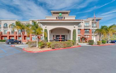 Holiday Inn Express Hotel & Suites Lake Elsinore by IHG