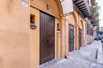 Oliveri Vintage House at Politeama