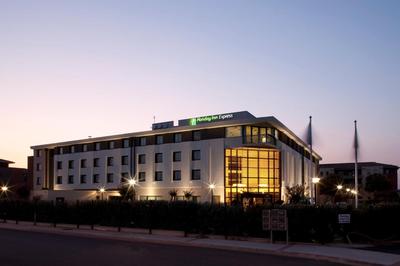 Holiday Inn Express Toulouse Airport by IHG