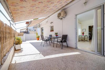 Koukaki Apartment