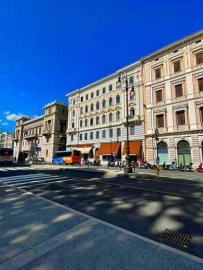 Tivarnella B&B - Large and bright Attic in Trieste Center