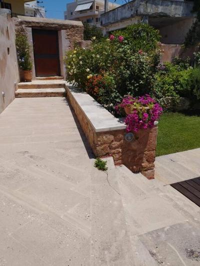 Flat in Chania with house pool
