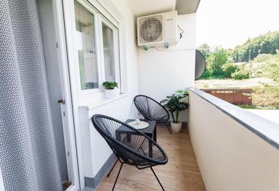 Lynx and Fox Self check-in Free parking apartment
