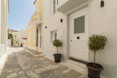 ISTION ANDROS LUXURY SUITES