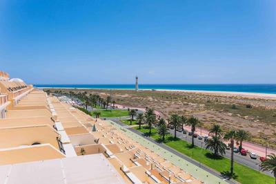 Ocean view top floor WiFi aircon 11