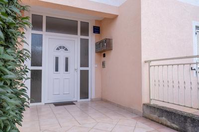 Charmante Wohnung fußläufig zum Meer in Funtana