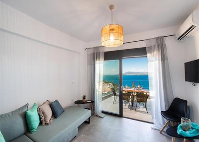 Sky View Maisonette - Shared Pool Access