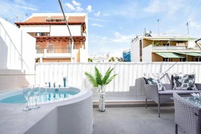 Charming and bright central flat