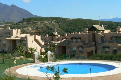 Penthouse with Roof Terrace, BBQ, Pool- and Sea Views