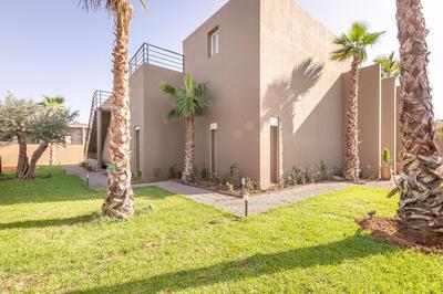 Villa Mima, lux, billard, jeux, cuisinière , piscine Chauffée,