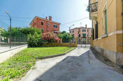 11 Venice Garden Private garden parking free