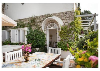 Capri centre house with jacuzzi