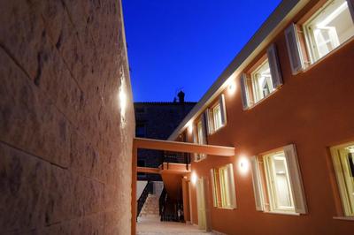 Grandeur Apartments