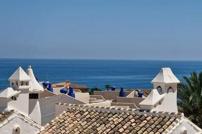 2 bed. amazing sea views