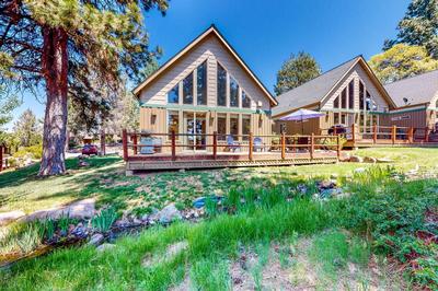 Gateway to Crater Lake! Resort Retreat w/ Pool