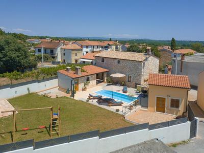 Villa Tonin - house for 6 guests with backyard, pool and whirlpool in Marčana Istria, Ferienhaus Istrien