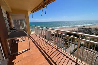 Apartamento con acceso directo a la playa