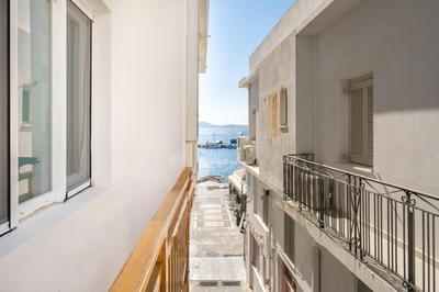 AMMOS at AmazeU Suites Naxos