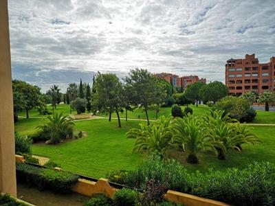 APARTAMENTO DOS DORMITORIOS VISTAS JARDÍN