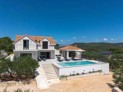 Casa Mola