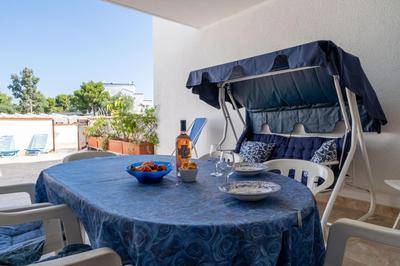 La Casa Blue a step from the beach! Terrace and parking
