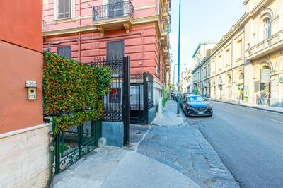 Duplex indipendente vicino al Lungomare Caracciolo