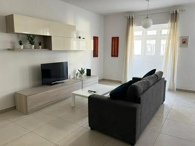 Superb 3BR apt close to seafront