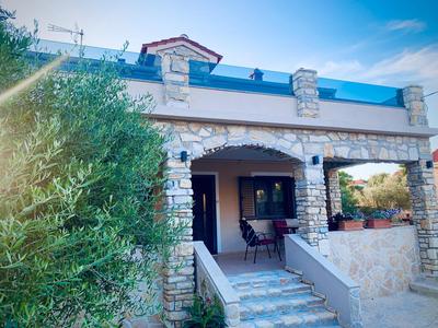 Vi la Mare - Mediterranes Apartment-Feeling mit Poolgenuss