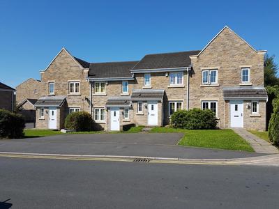 CLARITURF - 4 Bedroom Semi - Private Parking near Turf Moor, Town Centre, Transport and Motorway Links next to Canal, 3 Parks and Lake - Sky and Netflix