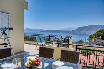 Souda Bay View with Private Pool near Chania City