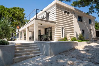 Seafront Villa Serenita