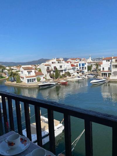 Disfruta de vistas al canal