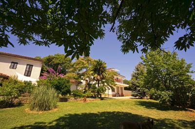 Villa Riviera blue with seaview, pool, whirlpool, parking and boat excursions