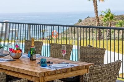 Seaview Luxury 2 Bedrooms Apt in Reserva del Higueron