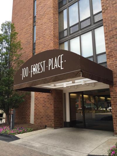 Cozy1 BDRM apartment Located In The Heart Of Downtown Oak Park by Glow & Explore