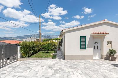 Tonina - private jacuzzi, free parking, terrace