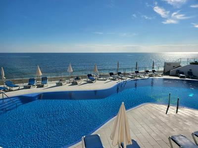 Palm Dreams Beachside Holiday Home - 1 min to Beach