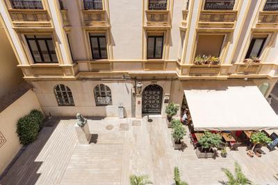 Cozy Cathedral Apartment in Málaga