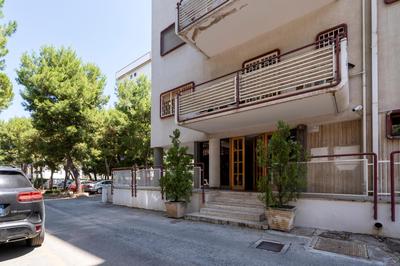 Bright Studio with terrace & parking