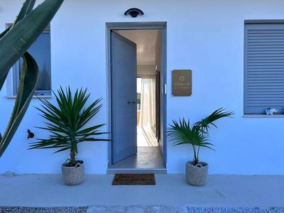 L A Boutique Suites with Private Hot Tub