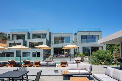 Isla Villas & Suites