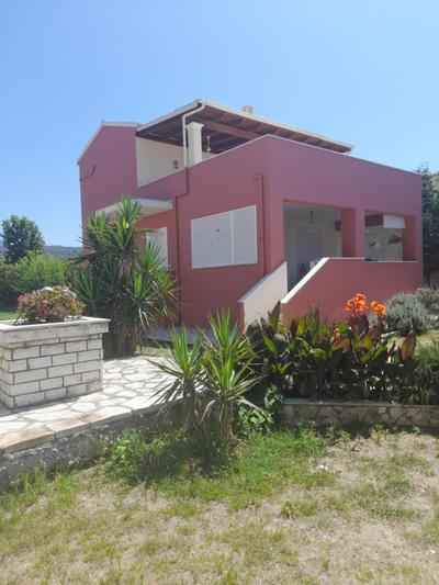Acharavi, villa next to the beach