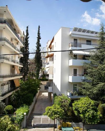 Bright, Modern & Minimal apartment in Cholargos