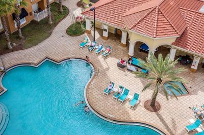Amazing 1 Bedroom Resort 2 miles from Universal