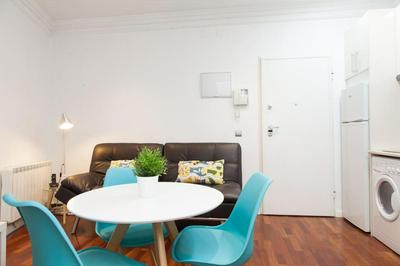 Tranquilo apartamento en Chueca IN2Iz5