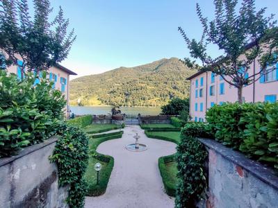 Corte dei sogni - Mountain and Lake