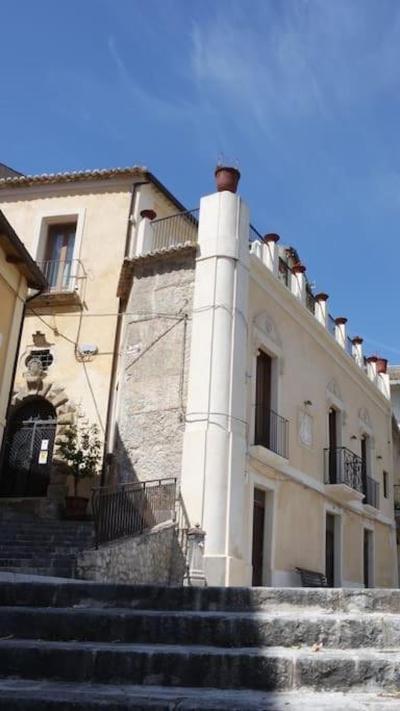 Appartamento indipendente vacanze a Palazzo Lupis